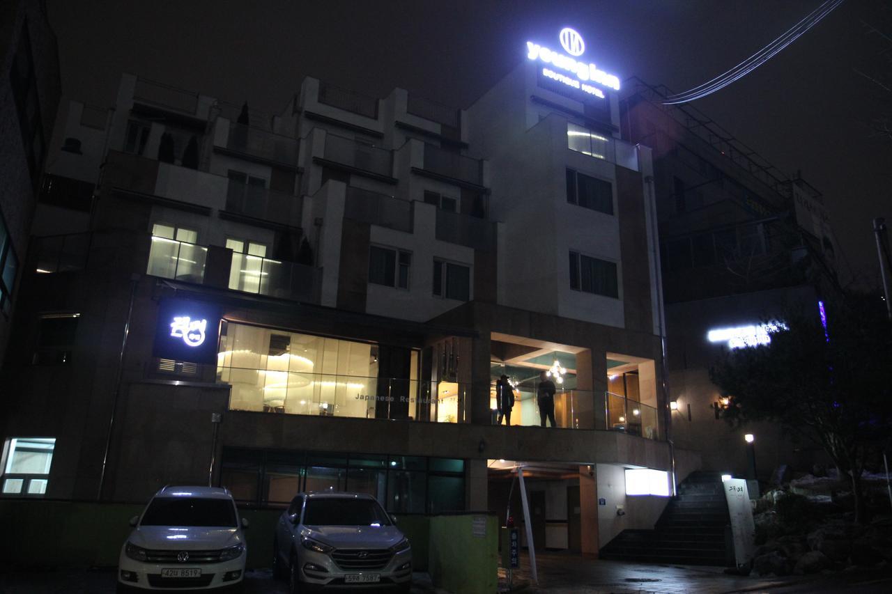 The Hotel Young Inn Seoul Exterior photo