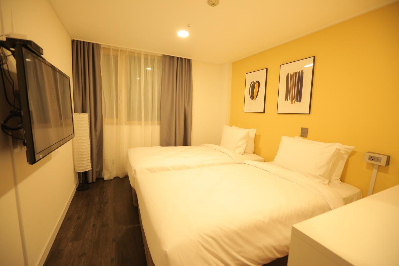The Hotel Young Inn Seoul Exterior photo